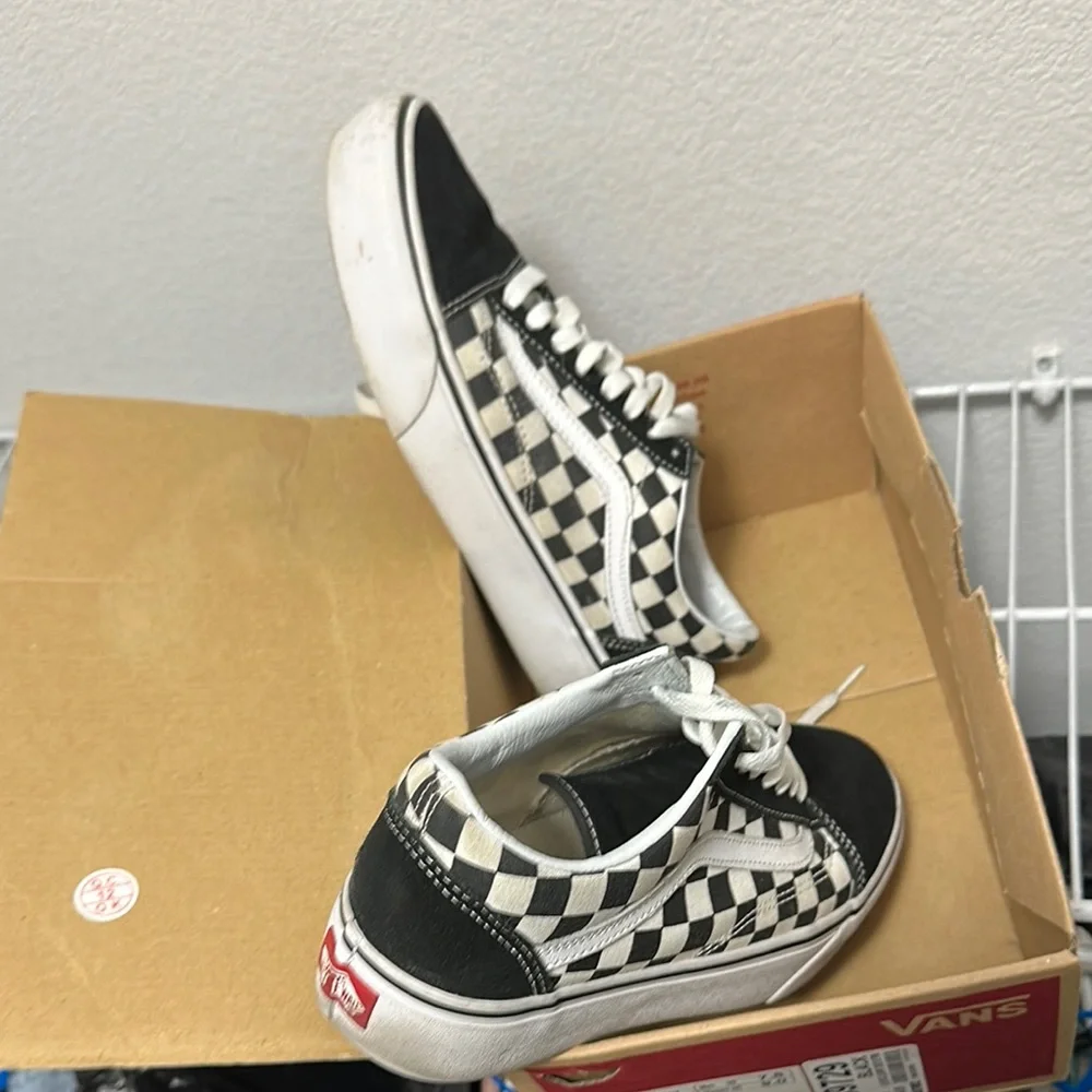 Vans Classic Checkered Low-Tops - Picture 4 of 5